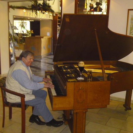 Hotel Reifenstein Kleinbartloff エクステリア 写真
