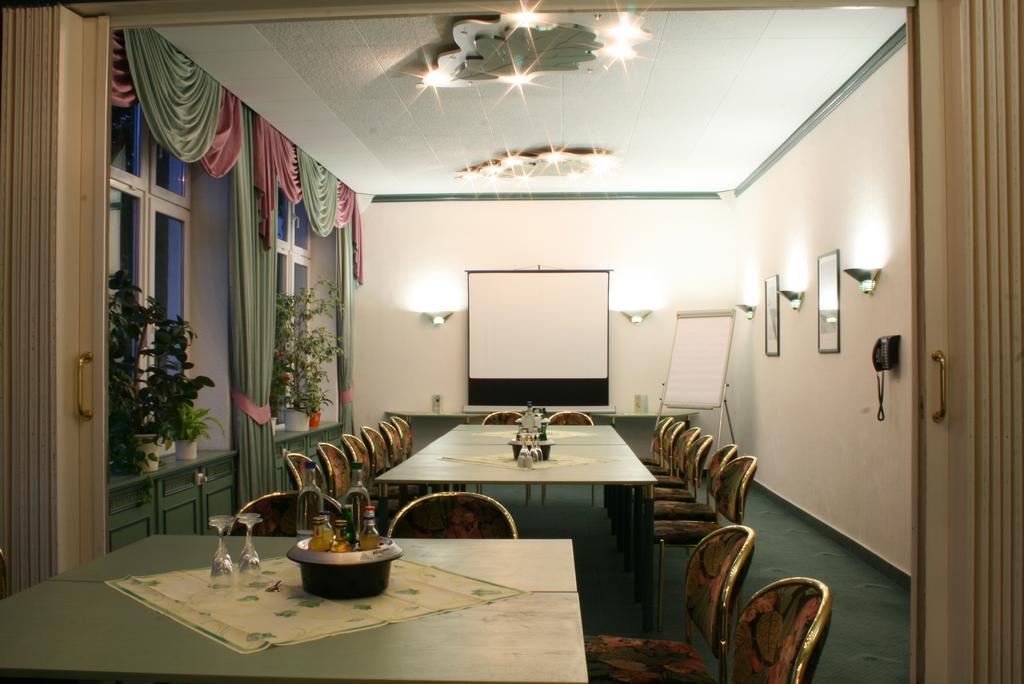 Hotel Reifenstein Kleinbartloff エクステリア 写真