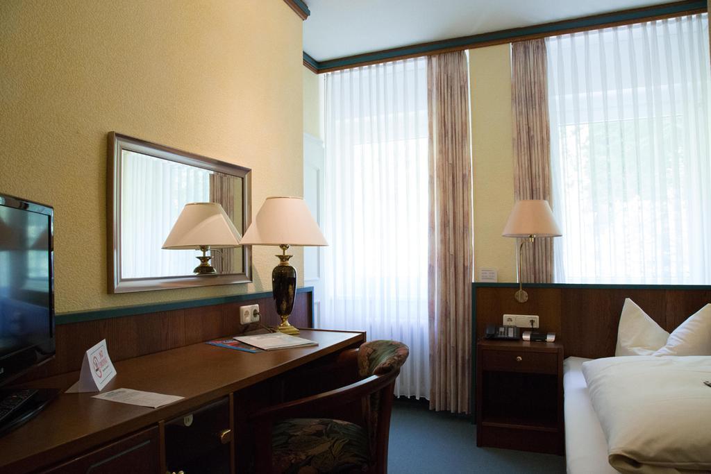 Hotel Reifenstein Kleinbartloff エクステリア 写真