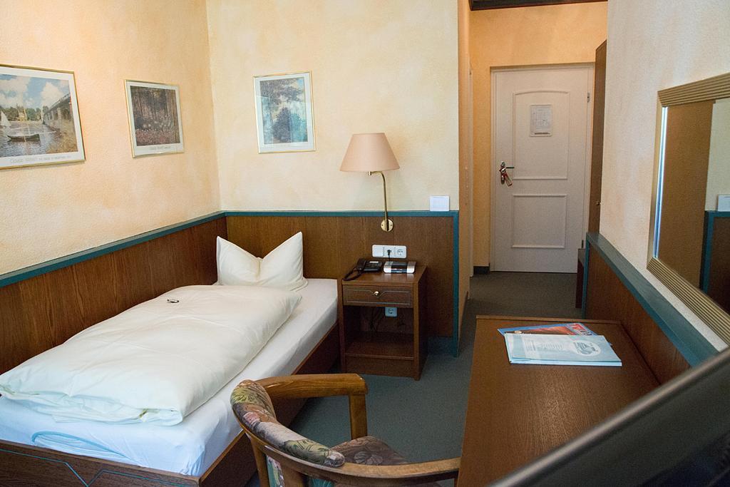 Hotel Reifenstein Kleinbartloff エクステリア 写真