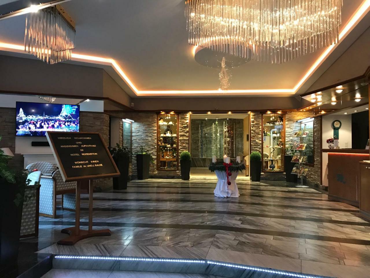 Hotel Reifenstein Kleinbartloff エクステリア 写真