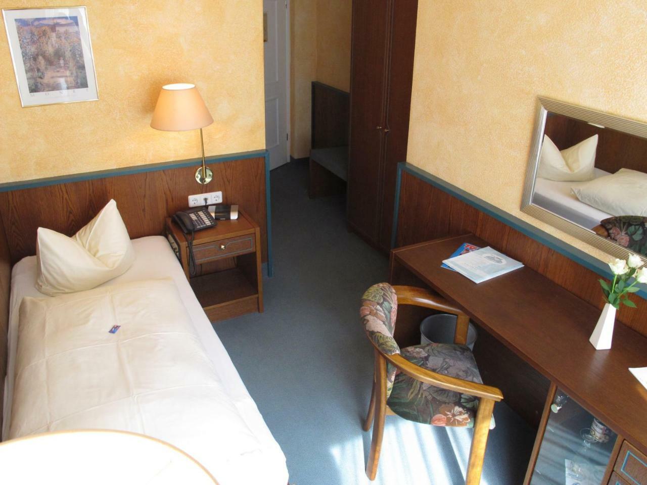 Hotel Reifenstein Kleinbartloff エクステリア 写真